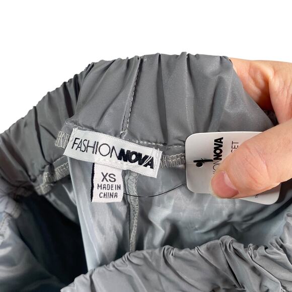 Fashion Nova NWT Take Control Reflective Toggle Ruched Jogger Pants SZ XS - Picture 8 of 9